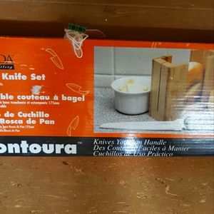 NWOT Bagel holder (wooden) & knife set.